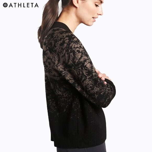 Athleta Floral Jacquard Sweater Sz S Black Gray Crew Neck Merino Wool Blend Goth - Picture 7 of 7